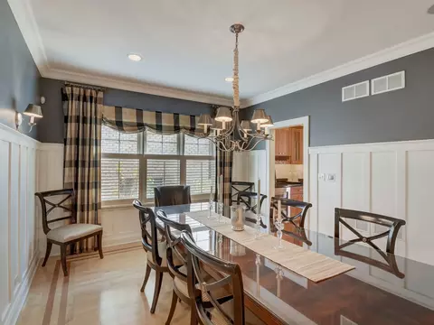 Dining - 110 E Wilson St, Elmhurst, IL 60126 photo 3 of 6
