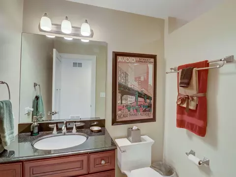 Bath - 110 E Wilson St, Elmhurst, IL 60126 photo 4 of 8