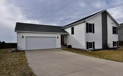 Exterior - 1109 Sonoma Way, Normal, IL 61761 photo 2 of 11