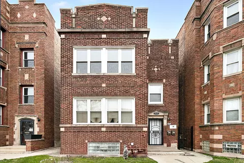 7831 S Ridgeland Ave, Chicago, IL 60649