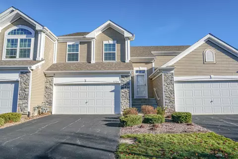 1724 Fredericksburg Ln, Aurora, IL 60503