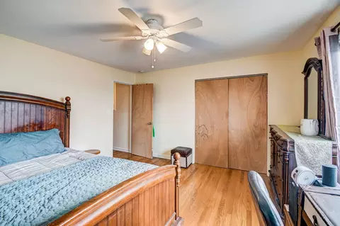 Bedroom - 1903 Lee St, Evanston, IL 60202 photo 3 of 7