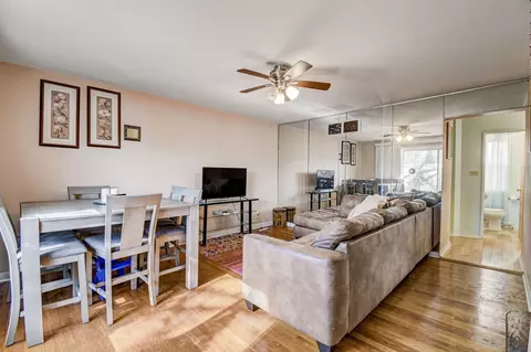 Living - 1903 Lee St, Evanston, IL 60202 photo 6 of 9