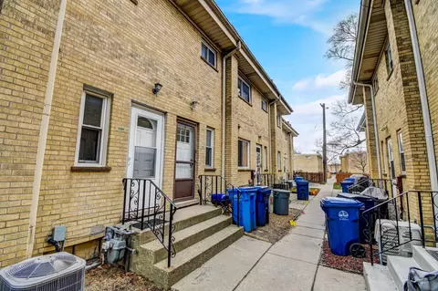 Exterior - 1903 Lee St, Evanston, IL 60202 photo 4 of 4