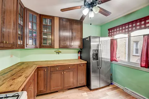 Kitchen - 1903 Lee St, Evanston, IL 60202 photo 1 of 3