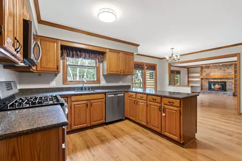 Kitchen - 2522 Braddock Dr, Naperville, IL 60565 photo 3 of 4