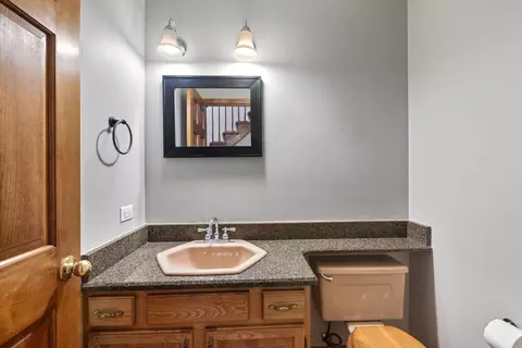 Bath - 2522 Braddock Dr, Naperville, IL 60565 photo 1 of 3