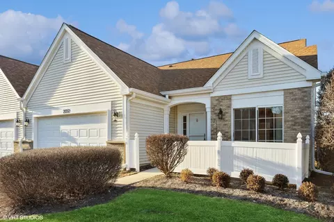 Exterior - 21352 W Douglas Ln, Plainfield, IL 60544 photo 2 of 3