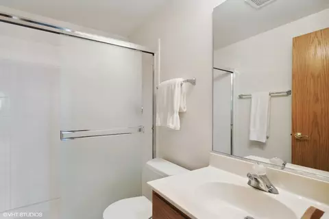 Bath - 21352 W Douglas Ln, Plainfield, IL 60544 photo 4 of 4