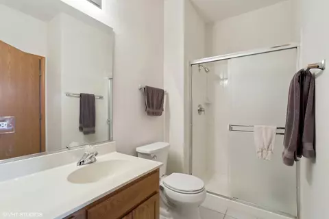 Bath - 21352 W Douglas Ln, Plainfield, IL 60544 photo 1 of 4