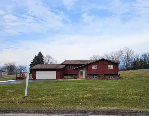 39 W064 Chisholm Trl, Elgin, IL 60124
