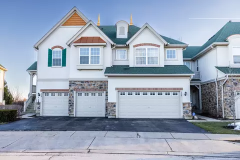320 Bay Tree Cir, Vernon Hills, IL 60061