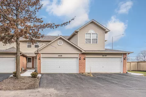 1668 Windward Ave, Naperville, IL 60563