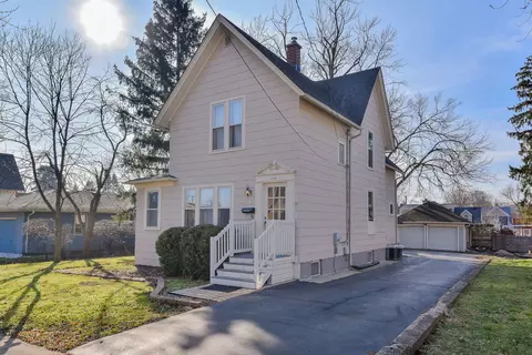 Exterior - 1114 Hill Ave, Elgin, IL 60120 photo 2 of 4