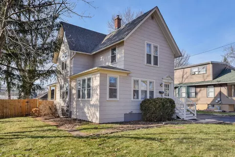 1114 Hill Ave, Elgin, IL 60120