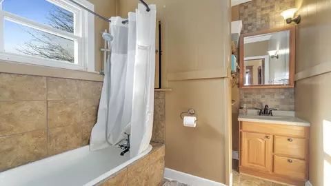 Bath - 604 Main St, Leaf River, IL 61047 photo 1 of 1