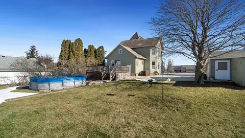 Exterior - 604 Main St, Leaf River, IL 61047 photo 5 of 8
