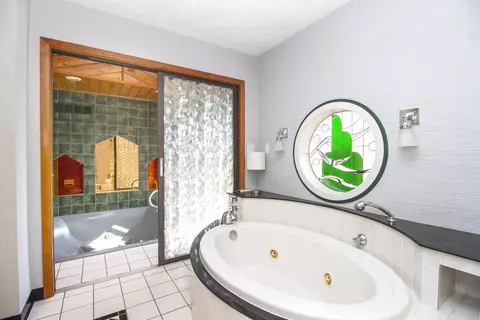 Bath - 2888 E 3500s Rd, Kankakee, IL 60901 photo 3 of 7