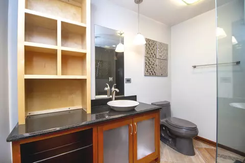 Bath - 2888 E 3500s Rd, Kankakee, IL 60901 photo 2 of 7