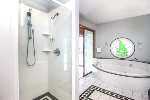 Bath - 2888 E 3500s Rd, Kankakee, IL 60901 photo 5 of 7