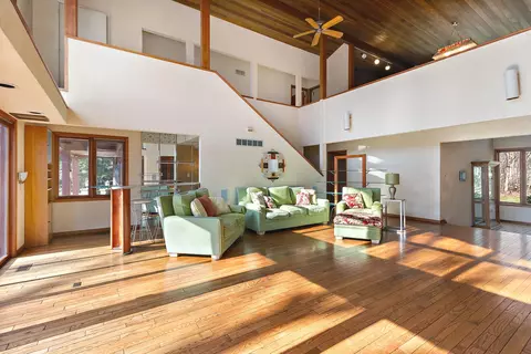 Living - 2888 E 3500s Rd, Kankakee, IL 60901 photo 3 of 5