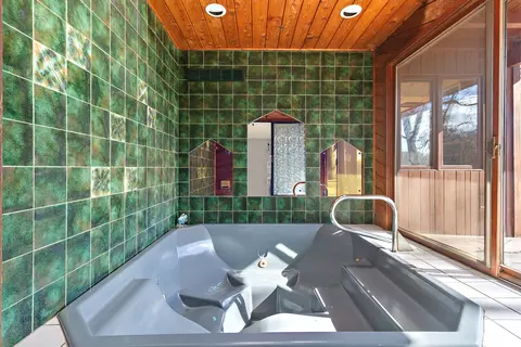 Bath - 2888 E 3500s Rd, Kankakee, IL 60901 photo 7 of 7