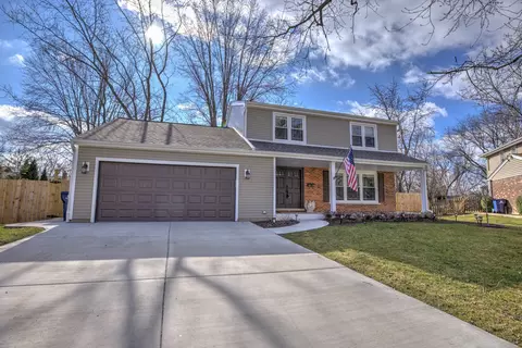 1220 Garden Ct, Naperville, IL 60540