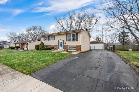 Exterior - 113 Springleaf Dr, Bolingbrook, IL 60440 photo 2 of 6