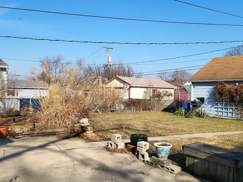 Exterior - 1245 N Ashbel Ave, Berkeley, IL 60163 photo 3 of 7