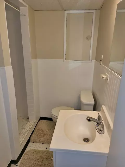 Bath - 1245 N Ashbel Ave, Berkeley, IL 60163 photo 3 of 3