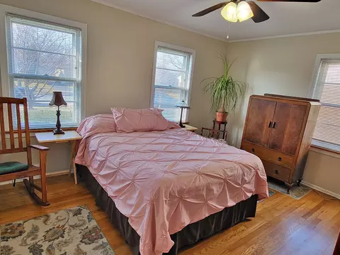 Bedroom - 1245 N Ashbel Ave, Berkeley, IL 60163 photo 2 of 4
