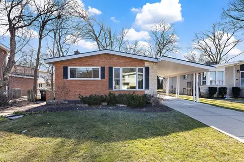 3827 White Cloud Dr, Skokie, IL 60076