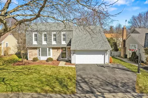 607 Thackeray Ln, Fox River Grove, IL 60021
