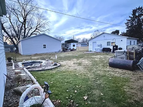 Exterior - 240 Water St, Weldon, IL 61882 photo 2 of 3
