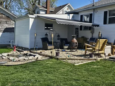 Exterior - 240 Water St, Weldon, IL 61882 photo 3 of 3