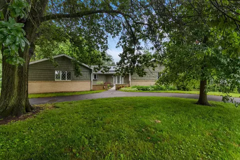 3202 Lakeshore Dr, Champaign, IL 61822