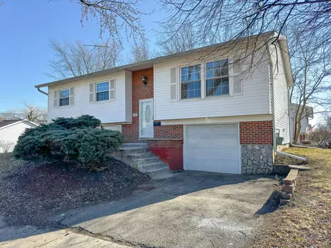 1097 Yorkshire Dr, Hanover Park, IL 60133