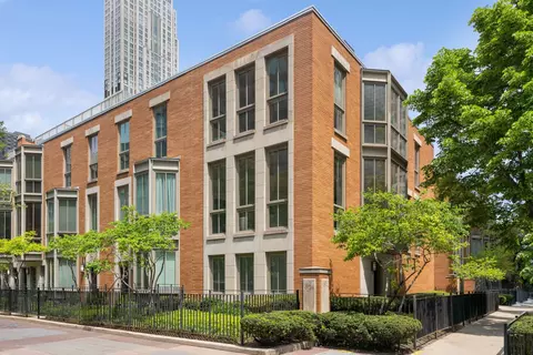 433 N Mcclurg Ct, Chicago, IL 60611