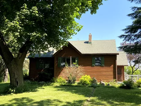 12512 Pleasant Valley Rd, Woodstock, IL 60098