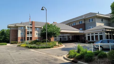 801 N Mclean Blvd #326, Elgin, IL 60123