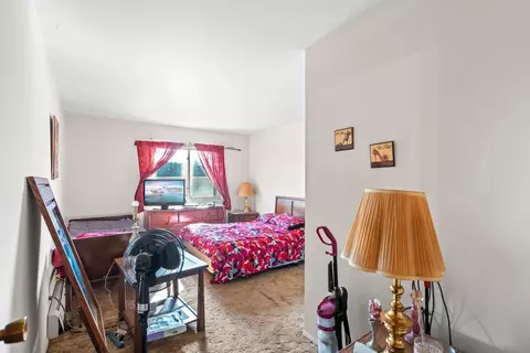 Bedroom - 9 N S220 N Frontage Rd #104, Willowbrook, IL 60527 photo 1 of 2