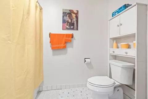 Bath - 9 N S220 N Frontage Rd #104, Willowbrook, IL 60527 photo 2 of 3