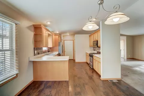 Kitchen - 35756 N Ash St, Ingleside, IL 60041 photo 3 of 7