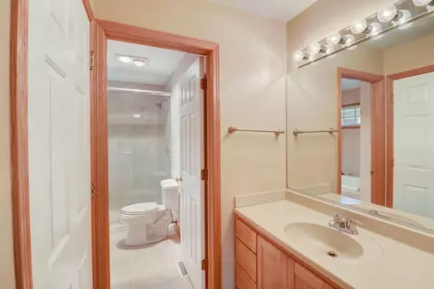 Bath - 35756 N Ash St, Ingleside, IL 60041 photo 1 of 4