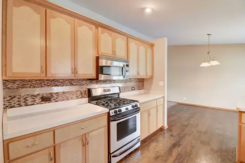 Kitchen - 35756 N Ash St, Ingleside, IL 60041 photo 5 of 7