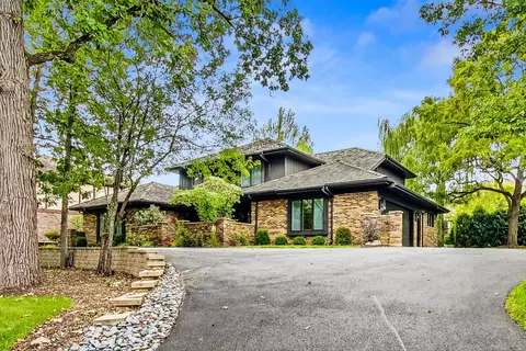 11420 Burr Oak Ln, Burr Ridge, IL 60527