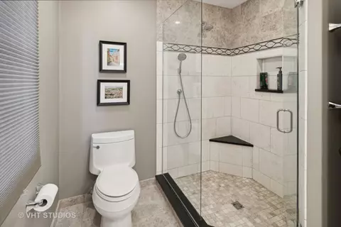 Bath - 233 Forest Ave, Itasca, IL 60143 photo 2 of 3
