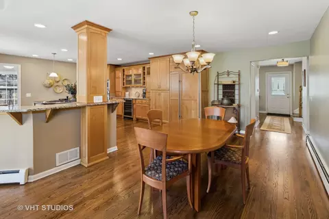 Dining - 233 Forest Ave, Itasca, IL 60143 photo 2 of 3