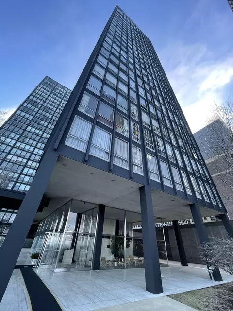 880 N Lake Shore Dr #14G, Chicago, IL 60611