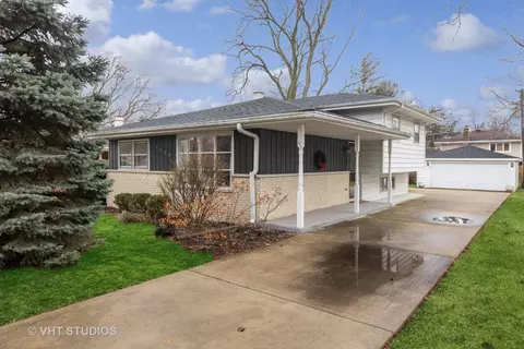 5806 Virginia Ave, Clarendon Hills, IL 60514